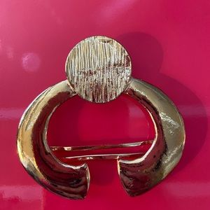 Vintage gold scarf brooch